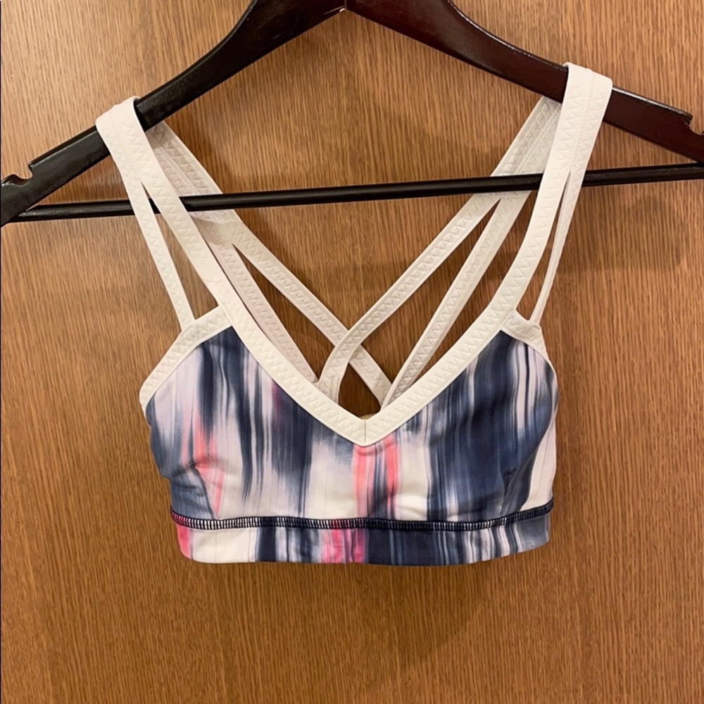 Lululemon size 4 strappy sports bra